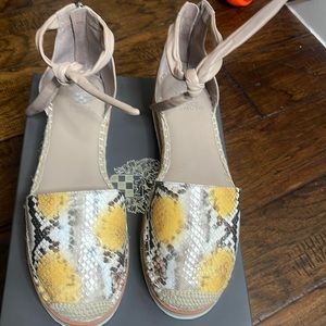 VinceCamuto wedge sandles. Only been wore 1 time